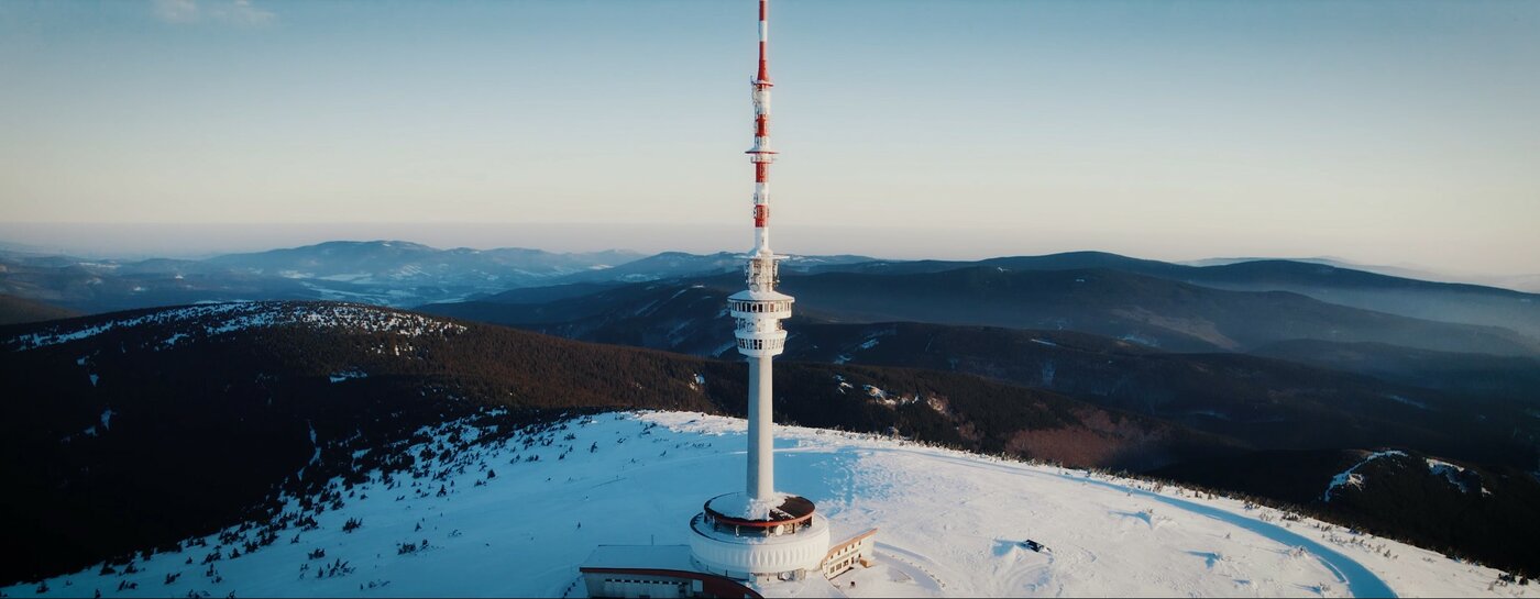 Výzva k podání nabídky na dlouhodobý pronájem hotelu, restaurace a vyhlídky v objektu Praděd